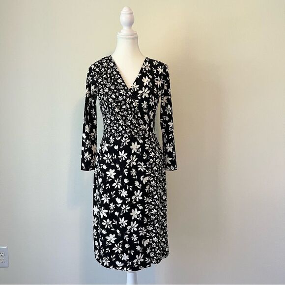 Talbots Bicolor Ditsy Wrap Jersey Black and White Floral Dress NEW Size XS - Picture 2 of 8